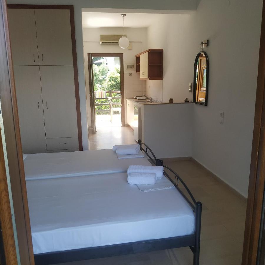 Studios Galanis Afytos Habitación foto